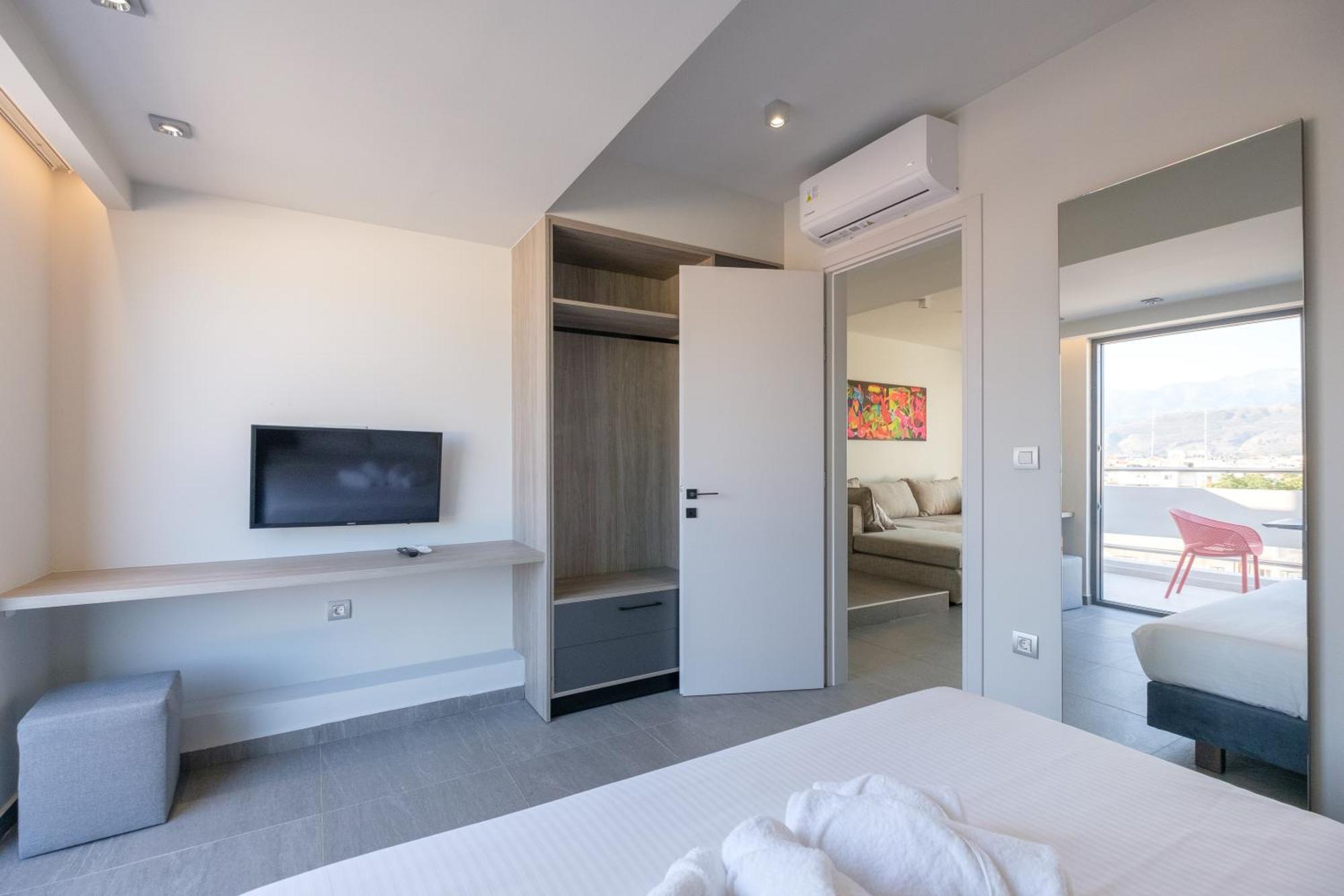 Sky-High 70Sqm Penthouse W. Stunning Views - 05 Apartment Chania  ภายนอก รูปภาพ